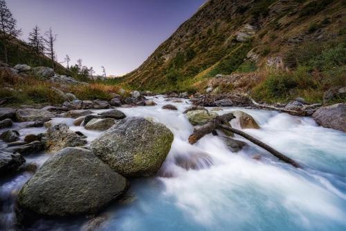 1809 Bergbach im Wallis