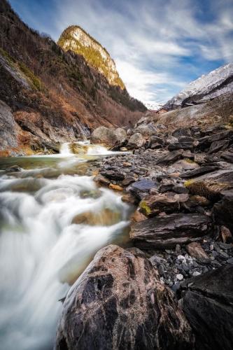 1812 Bergbach im Winter, Innerschweiz