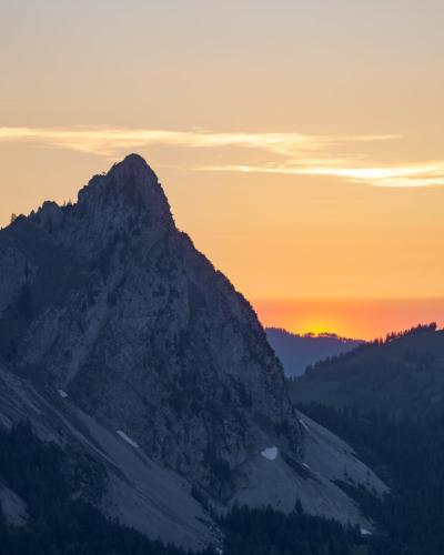 1906 Berg nach Sonnenuntergang, Innerschweiz