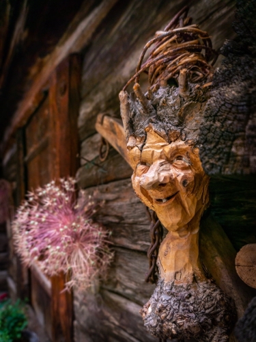 1808 Hexe (Schnitzkunst) im Wallis